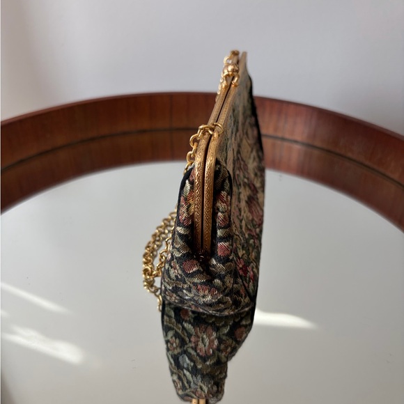 Vintage Elegant Tapestry Clutch with Gold Accents 50s / 60s - Picture 4 of 7